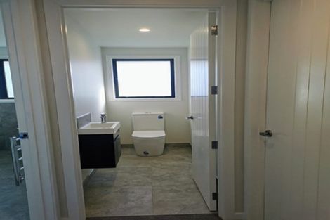 Photo of property in 77 Stratford Drive, Cable Bay, 0420