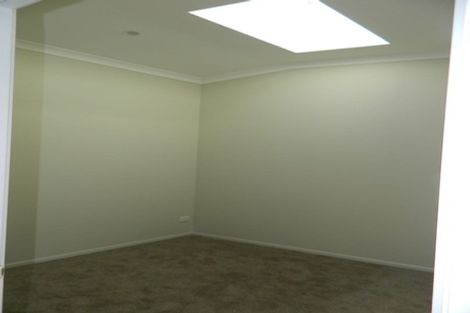 Photo of property in 1/19 Collins Avenue, Tawa, Wellington, 5028