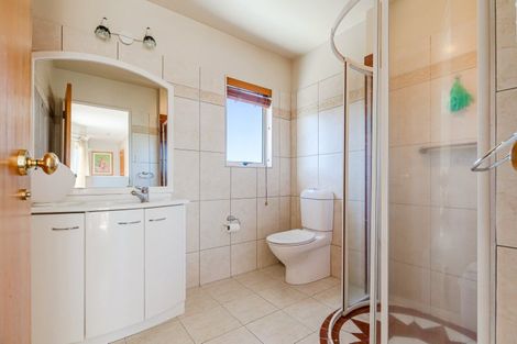 Photo of property in 9 Brigantine Drive, Beach Haven, Auckland, 0626