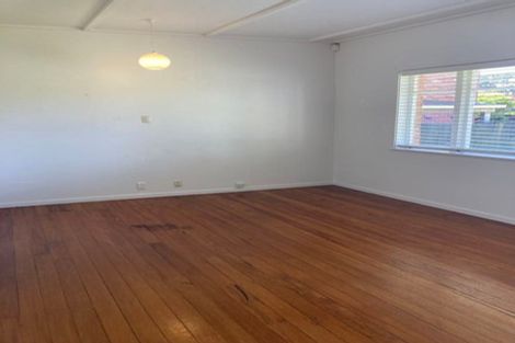 Photo of property in 15 Hattaway Avenue, Bucklands Beach, Auckland, 2012