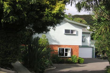 Photo of property in 22 Summit Road, Fairfield, Lower Hutt, 5011