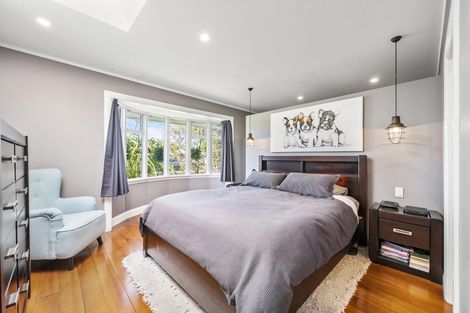 Photo of property in 100 Onepu Road, Lyall Bay, Wellington, 6022