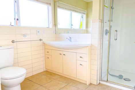 Photo of property in 4 Sailfish Drive, West Harbour, Auckland, 0618