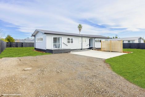 Photo of property in 13 Latham Stubbs Crescent, Waipawa, 4210