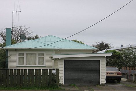 Photo of property in 28 Mckenzie Street, Levin, 5510