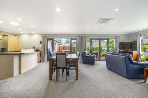 Photo of property in 90 Saint James Drive, Huntington, Hamilton, 3210