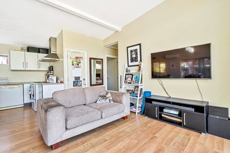 Photo of property in 1 Pitcher Place, Glen Eden, Auckland, 0602