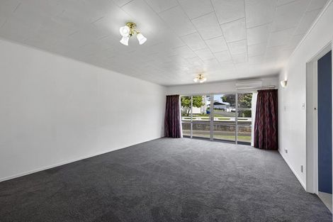 Photo of property in 1/12 Ambury Place, Merrilands, New Plymouth, 4312