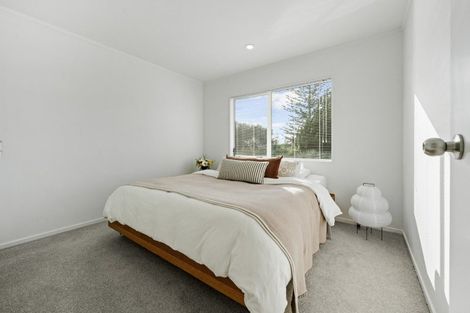 Photo of property in 18 Ian Marwick Place, Birkenhead, Auckland, 0626