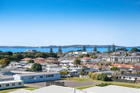 Photo of property in 9 Landmark Terrace, Orewa, 0931