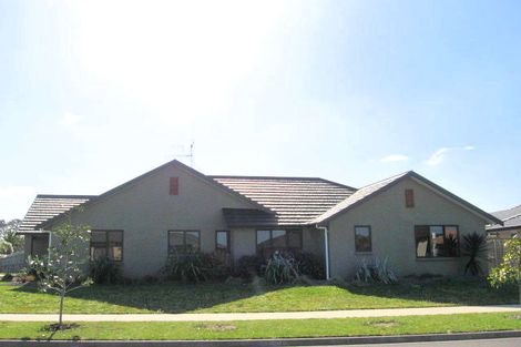 Photo of property in 10 Oreti Crescent, Papamoa Beach, Papamoa, 3118