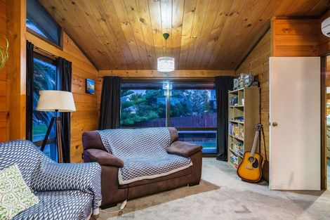 Photo of property in 33 Bodmin Terrace, Camborne, Porirua, 5026