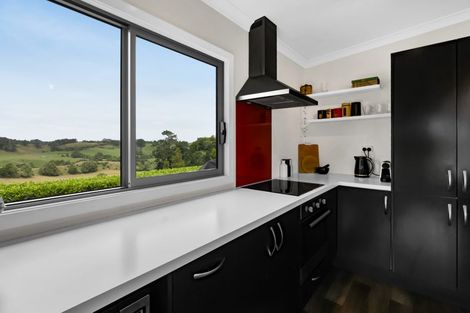 Photo of property in 281 Upland Road, Tarurutangi, New Plymouth, 4372