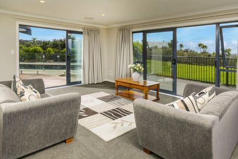 Photo of property in 113a Constable Road, Muriwai, Waimauku, 0881