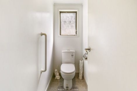 Photo of property in 20 Sandiacre Way, Browns Bay, Auckland, 0630