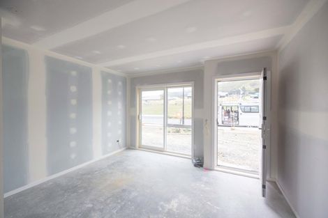 Photo of property in 2 Tarapuka Road, Kenepuru, Porirua, 5022