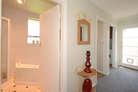 Photo of property in 10 Kinmont Crescent, Kinmont Park, Mosgiel, 9024