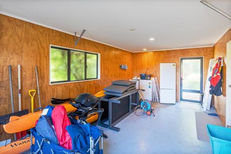 Photo of property in 28 Hahei Beach Road, Hahei, Whitianga, 3591