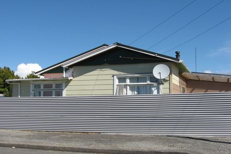 Photo of property in 28 Roebuck Street, Westport, 7825