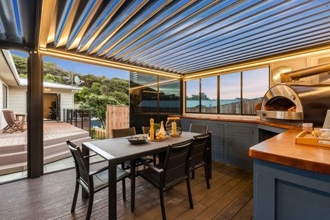 Photo of property in 76 Omapere Street, Whitby, Porirua, 5024