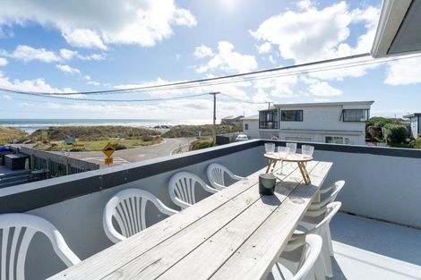 Photo of property in 16 Ocean Beach Street, Foxton Beach, Foxton, 4815