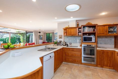 Photo of property in 16 Runanga Grove, Waikanae, 5036
