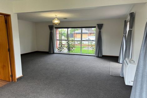 Photo of property in 18 Geraldo Place, Russley, Christchurch, 8042
