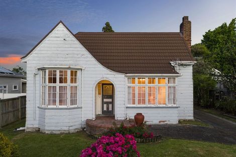 Photo of property in 11 Rugby Road, Birkenhead, Auckland, 0626