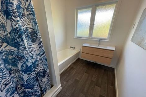 Photo of property in 21 Kereru Street, Henderson, Auckland, 0612