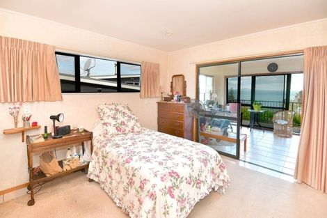 Photo of property in 46 Wade River Road, Stanmore Bay, Whangaparaoa, 0932
