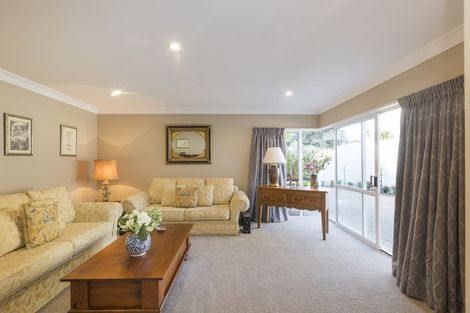Photo of property in 30 Kilkenny Place, Fitzherbert, Palmerston North, 4410