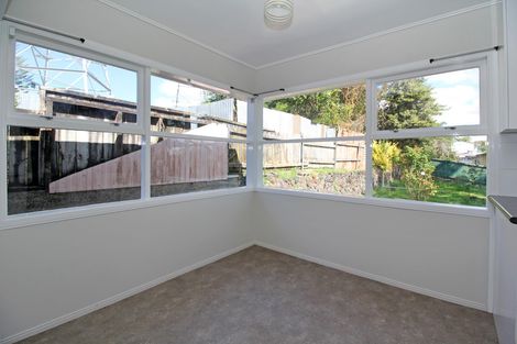 Photo of property in 34 Beaubank Road, Kelston, Auckland, 0602