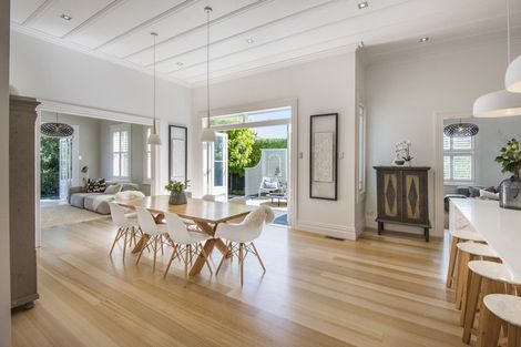 Photo of property in 7 Summer Street, Stanley Point, Auckland, 0624