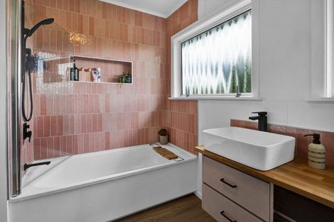 Photo of property in 4 Kowhai Street, Hawera, 4610