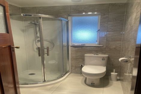 Photo of property in 22 Lincoln Park Avenue, Massey, Auckland, 0614