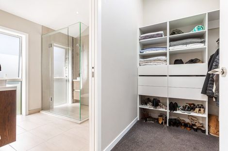 Photo of property in 21 Glenhaven Place, Te Atatu Peninsula, Auckland, 0610