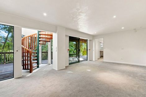 Photo of property in 1/11 Saddleback Rise, Murrays Bay, Auckland, 0630