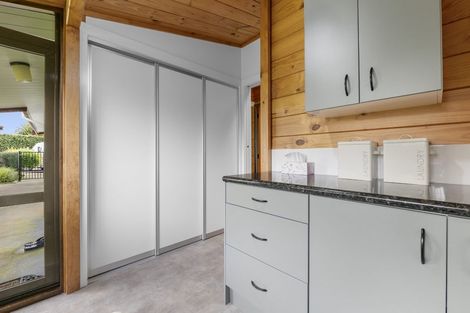 Photo of property in 37 Flint Road West, Stratford, 4332