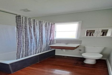 Photo of property in 325 Lake Road, Hauraki, Auckland, 0622