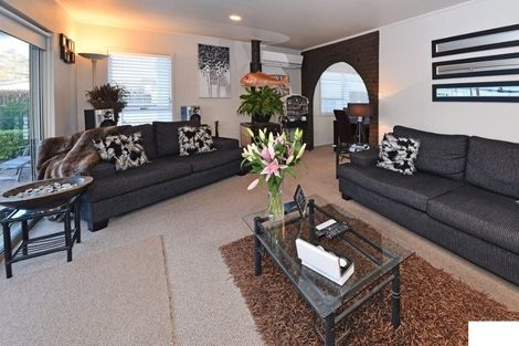 Photo of property in 6 Huber Street, Weymouth, Auckland, 2103