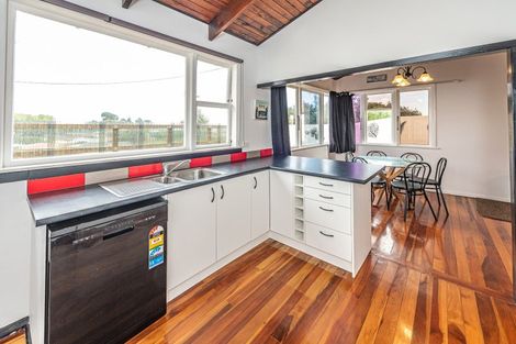 Photo of property in 17 Toi Street, Tawhero, Whanganui, 4501