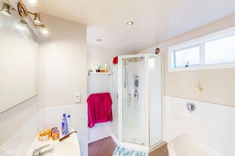 Photo of property in 12 Baylands Drive, Newlands, Wellington, 6037