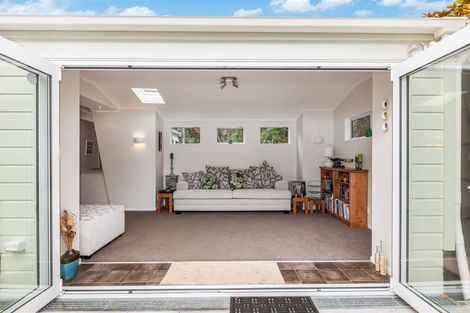 Photo of property in 5 Trevor Terrace, Paremata, Porirua, 5024