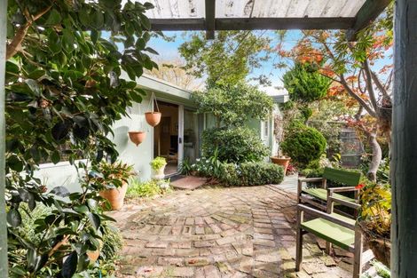 Photo of property in 12b Saint Hill Lane, Havelock North, 4130