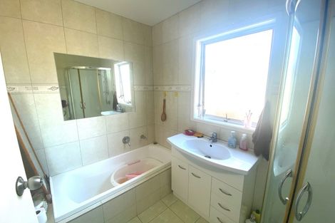 Photo of property in 2 Damson Place, Bucklands Beach, Auckland, 2012