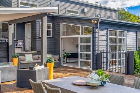 Photo of property in 17 Scoresby Grove, Whitby, Porirua, 5024