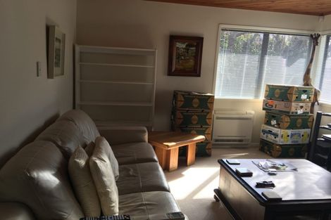 Photo of property in 3 Beulah Avenue, Rothesay Bay, Auckland, 0630