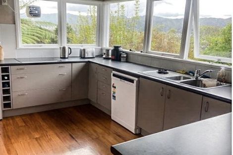 Photo of property in 27 Onehuka Road, Tirohanga, Lower Hutt, 5010