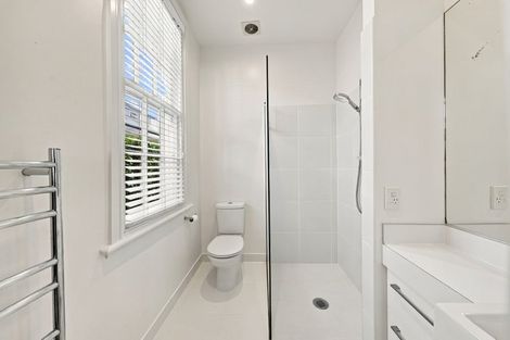 Photo of property in 33 Hawkesbury Avenue, St Albans, Christchurch, 8014