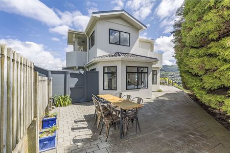 Photo of property in 94 Woodman Drive, Tawa, Wellington, 5028